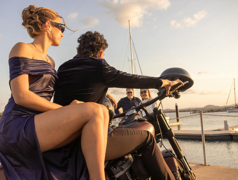 Multiple People photo 1